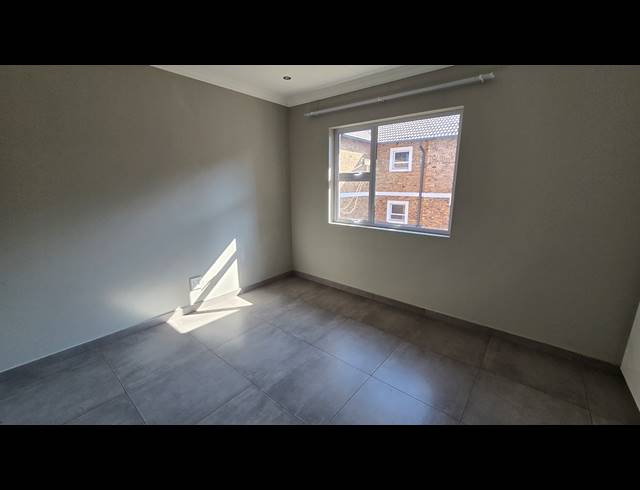 2 BEDROOM SECTIONAL TITLE FOR SALE IN NORTON SMALL FARMS